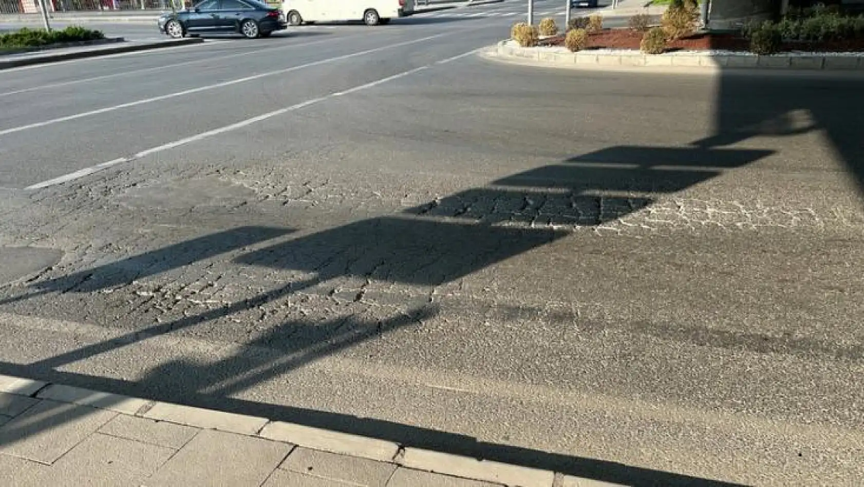 Kayseri'nin kilit noktası Sümer Üst Geçidi'nin o hali vatandaşların tepkisini çekiyor: İşte nedeni!