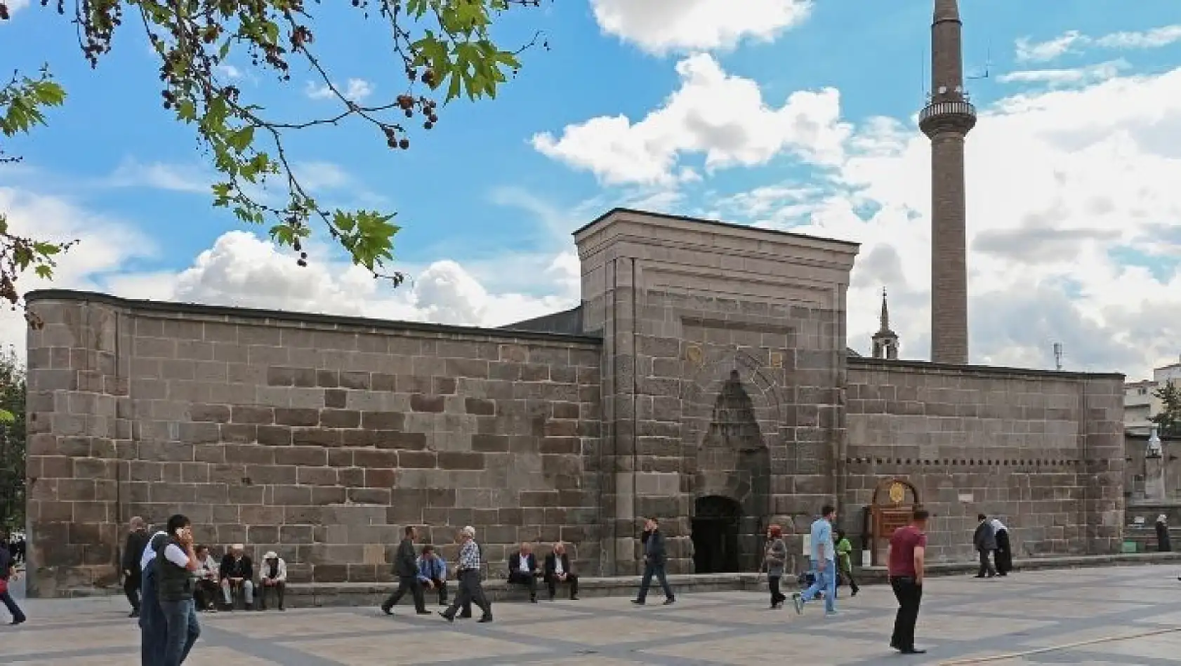 Kayseri Cumhuriyet Meydanı'nda 2000 yıllık sır: 5 Medeniyet yan yana