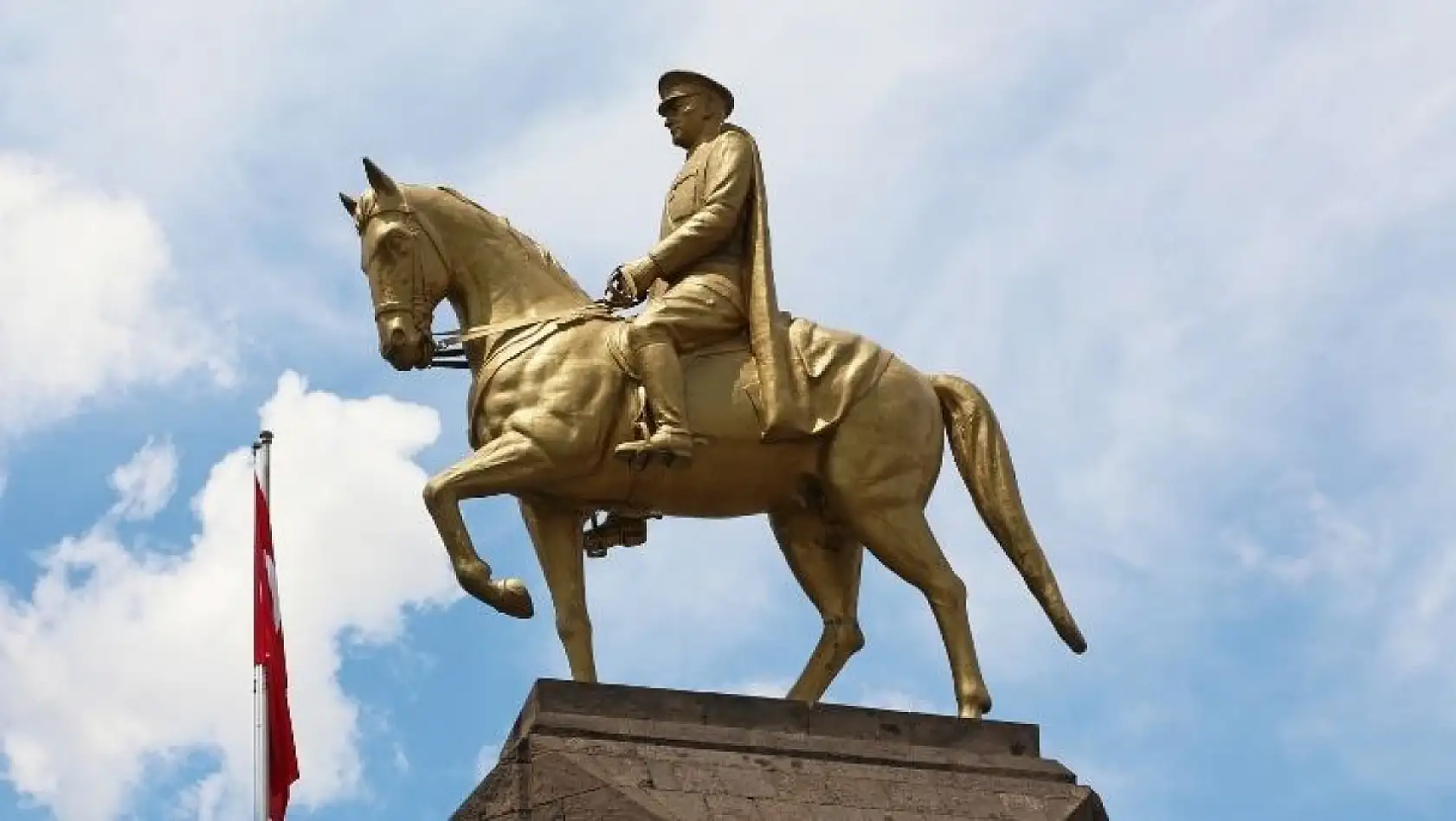 Kayseri Cumhuriyet Meydanı'nda 2000 yıllık sır: 5 Medeniyet yan yana