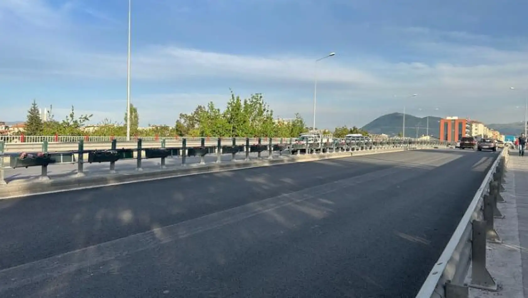 Sümer Üst Geçidi'ne Büyükşehir Belediyesi'nden jet müdahale: Vatandaşlar takdir etti!