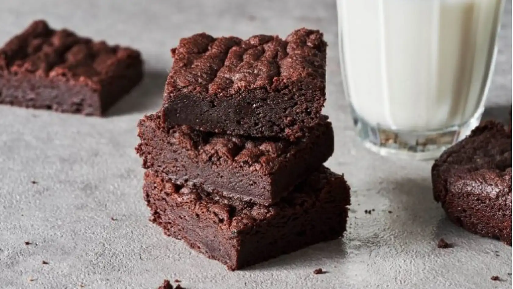 4 malzemeli – Hafif – Az kalorili Brownie