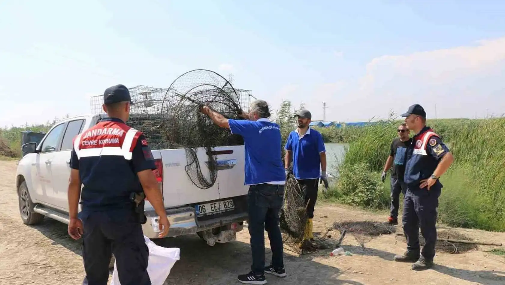 Adana'da kaçak avcılar yakayı ele verdi!