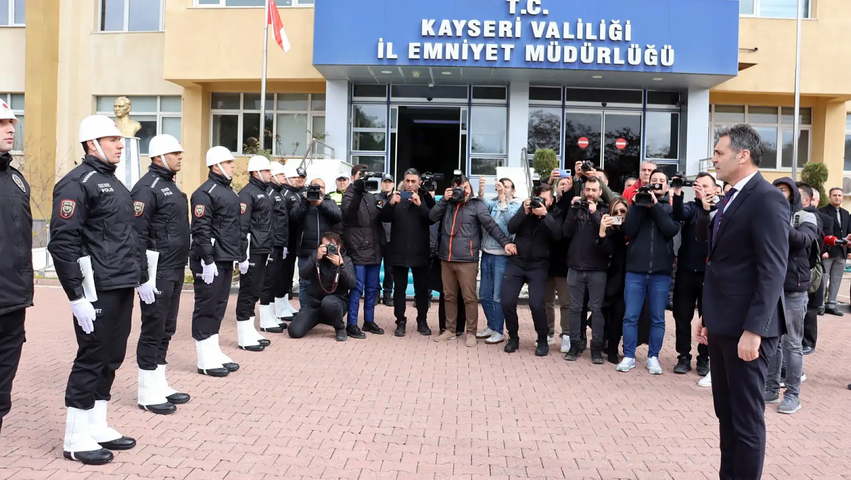 Aydın, Kayseri'de göreve start verdi - Bir detay dikkat çekti!