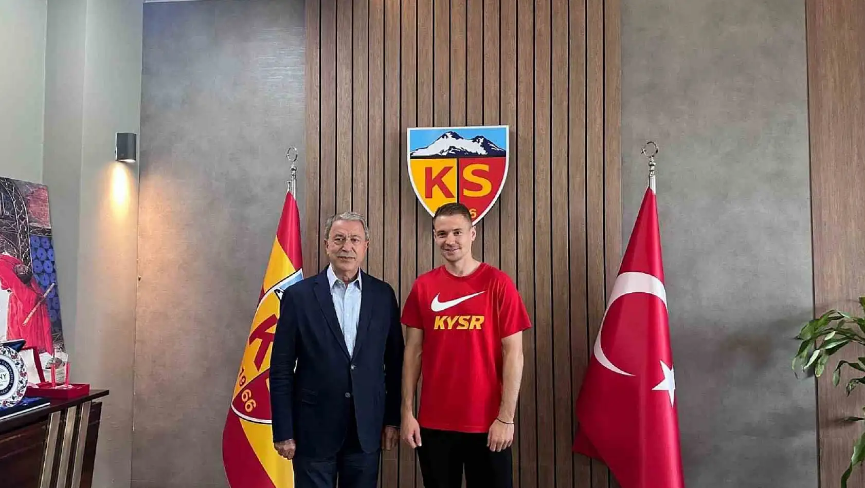 Kayserispor'un Yunan stoperine büyük sürpriz