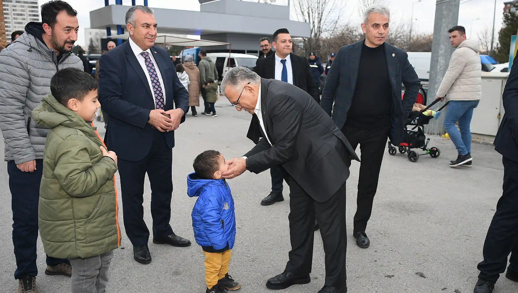 Başkan Büyükkılıç'a İlgi ve Sevgi Seli