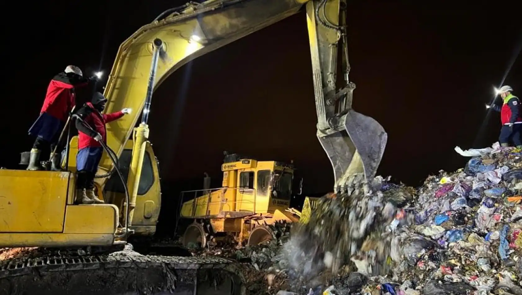 Belediye işçisi çöplükte kayboldu, arama kurtarma çalışmaları sürüyor