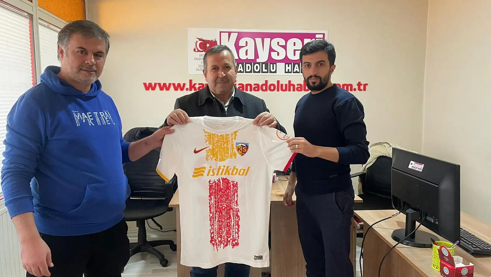 Bir Kayserispor sevdalısı daha formasına kavuştu - Kayseri Anadolu Haber