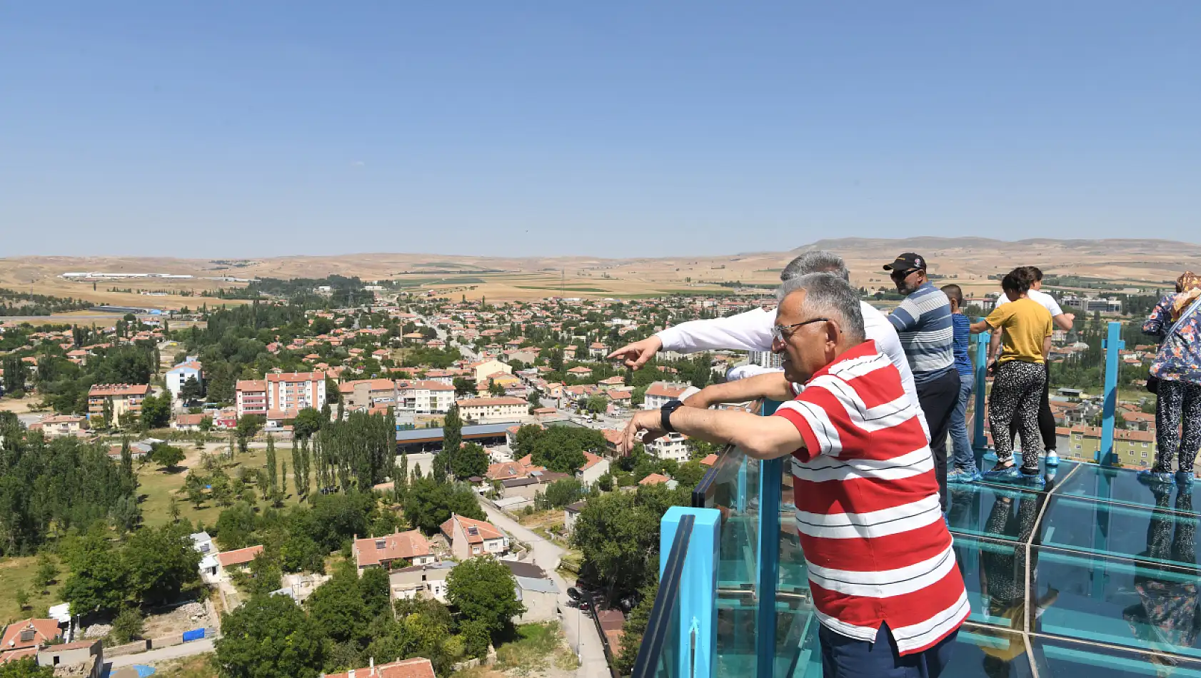 Bünyan Cam Terası Ziyaretçi Akınına Uğruyor