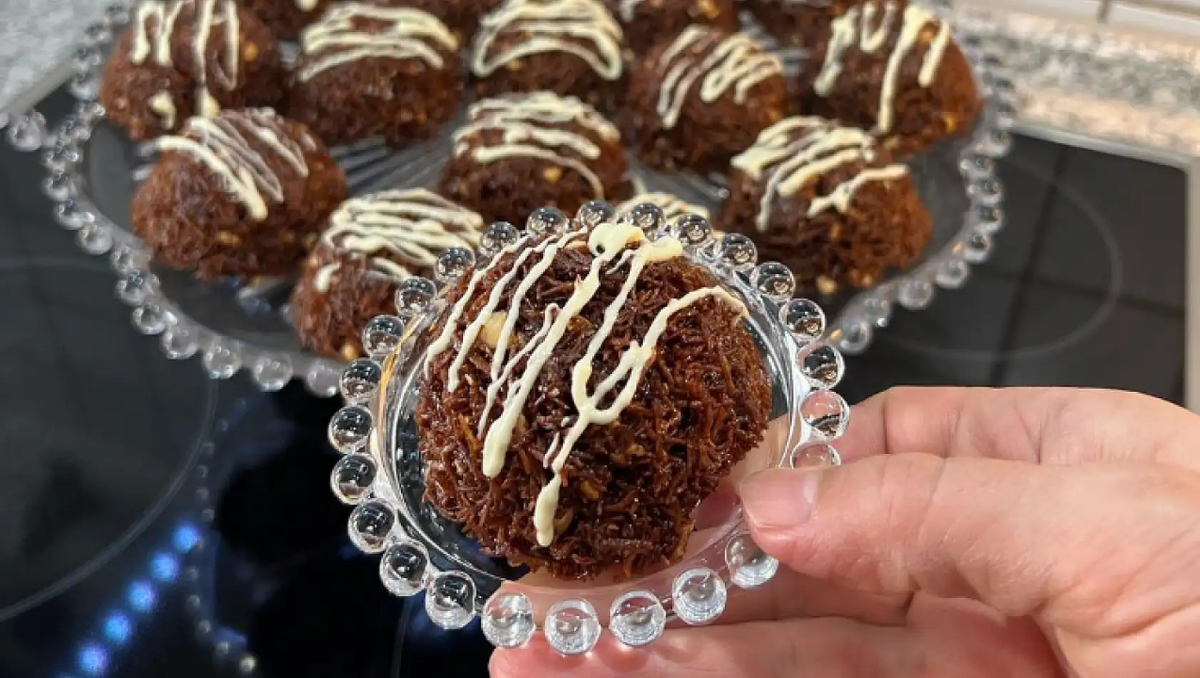 Çikolatalı Kadayıf Topları – Çay Yanı Tatlısı – Tatlı Tarifleri