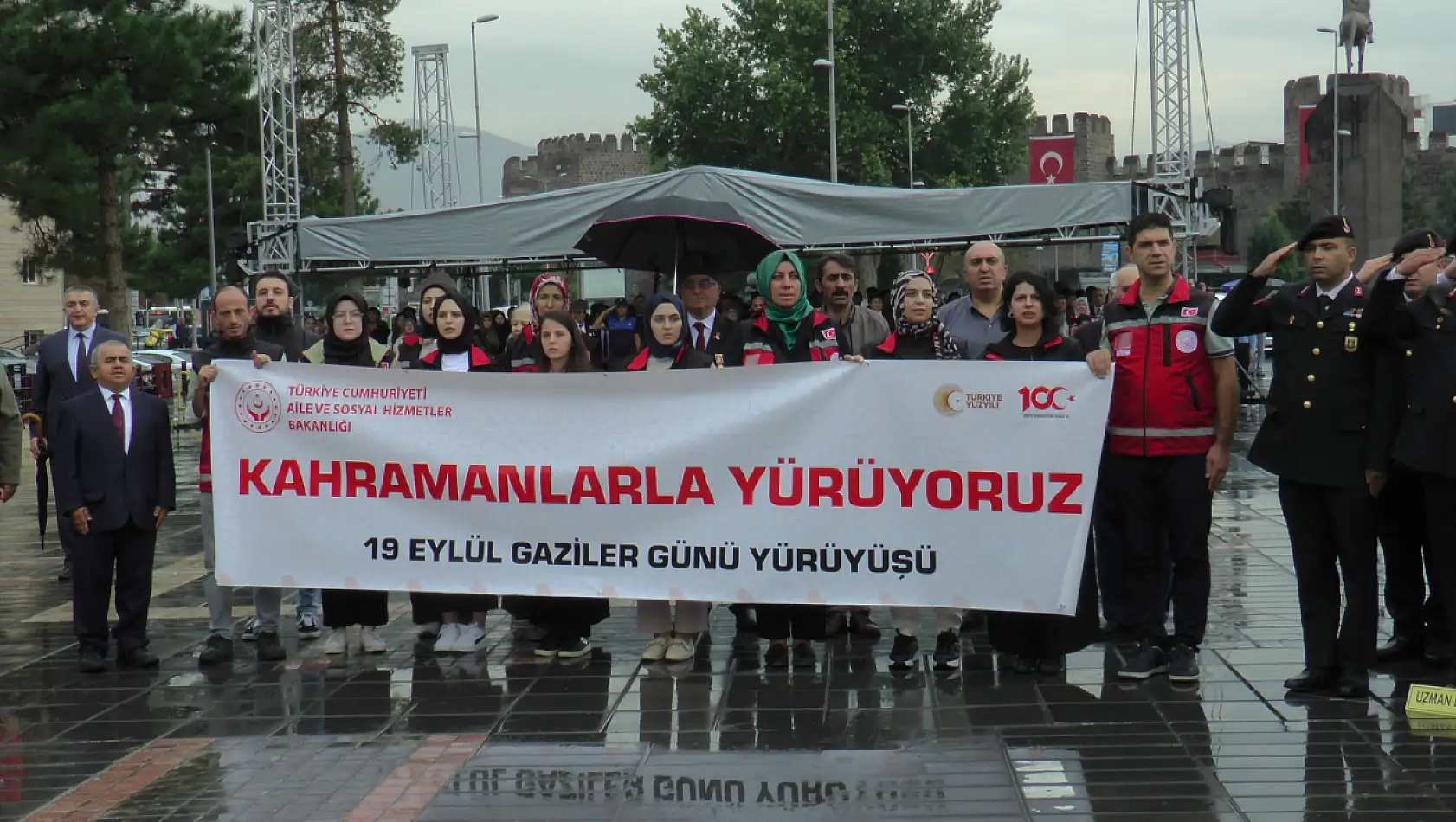 Cumhuriyet Meydanı'nda Gaziler Günü Töreni düzenlendi