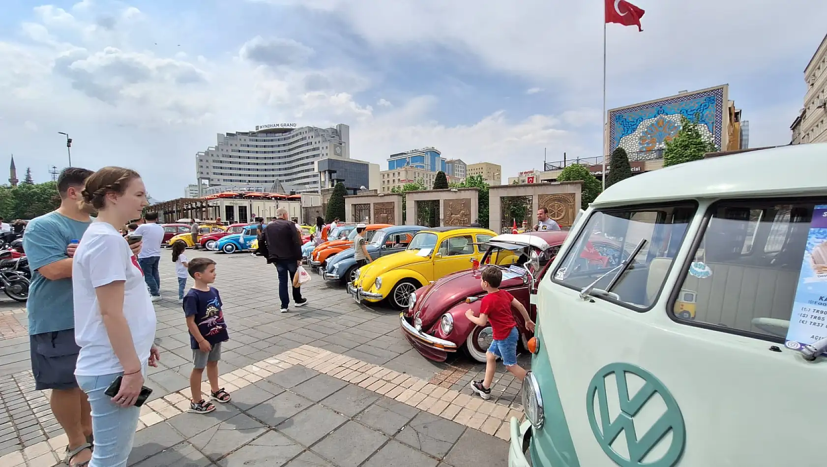 Cumhuriyet Meydanı'nda tek yürek oldular!