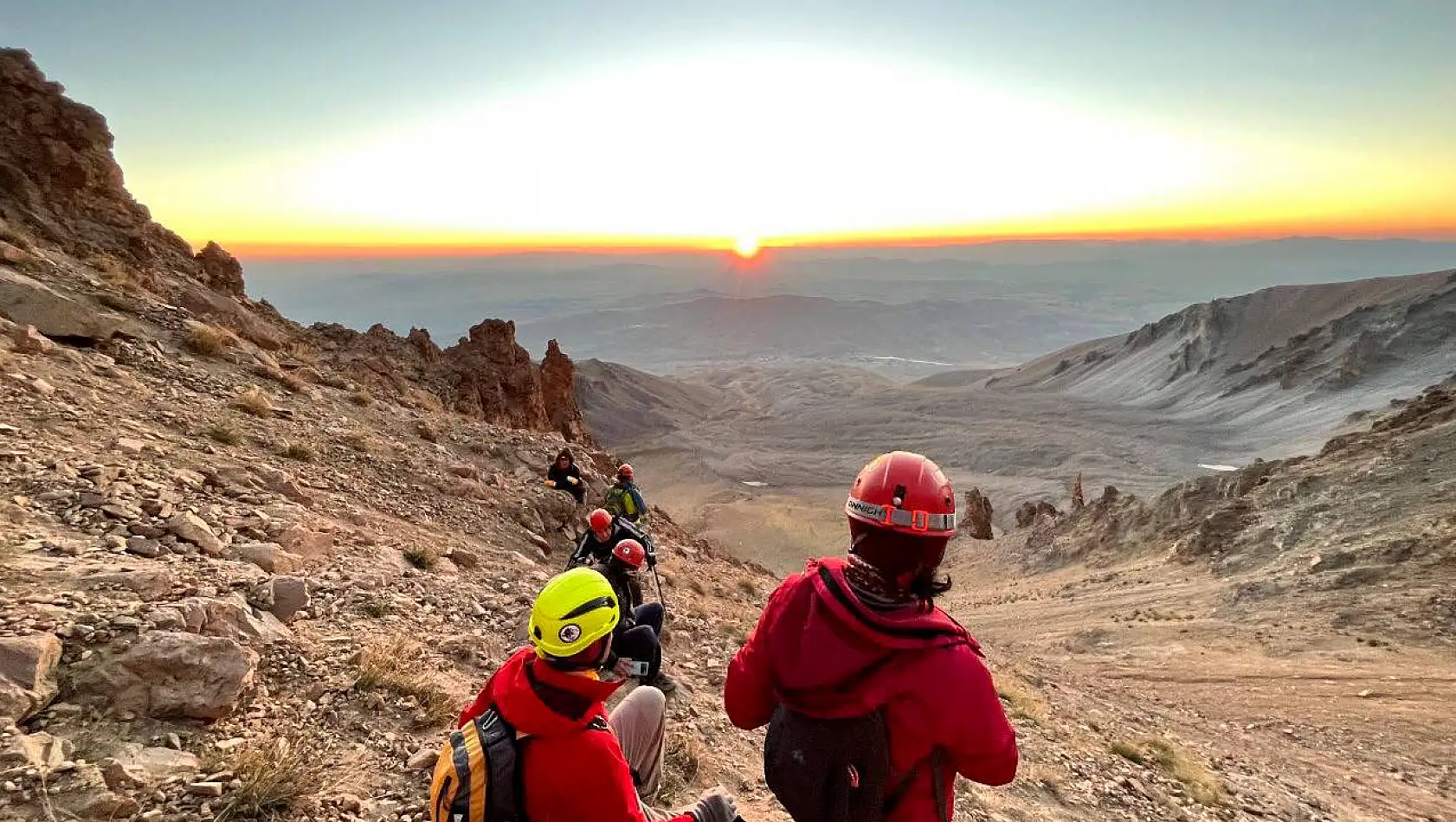 Erciyes'in zirvesinde görsel şölen: Dağcılar hayran kaldı!