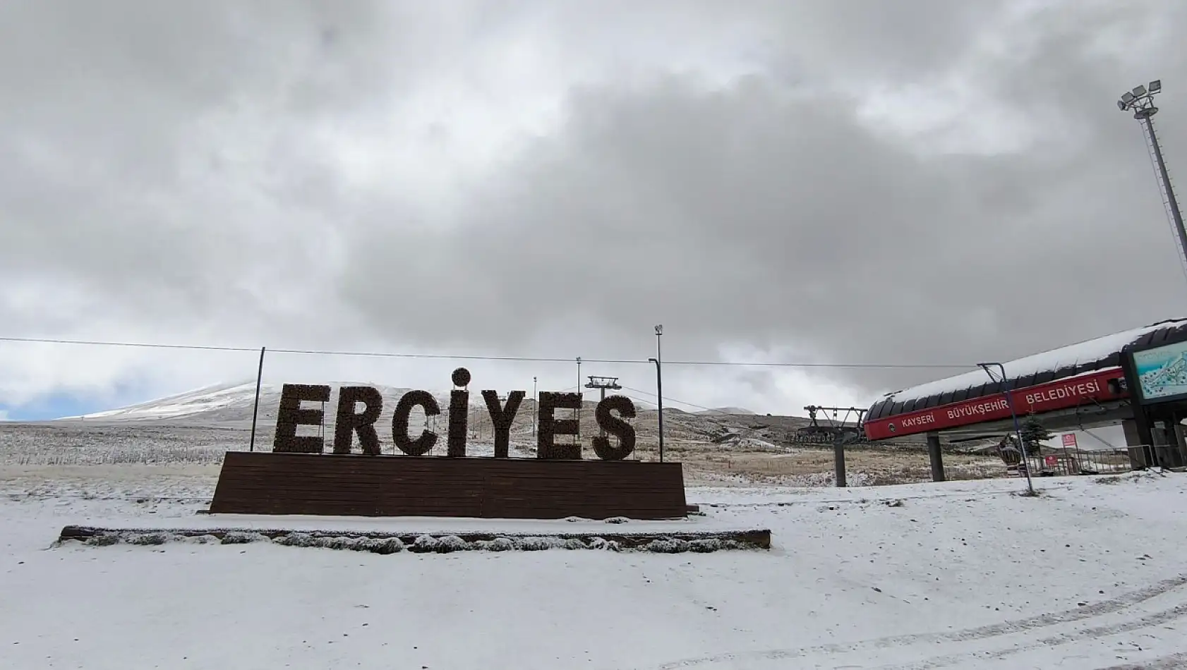 Erciyes'te kar yağışı kartpostallık görüntüler oluşturuldu!