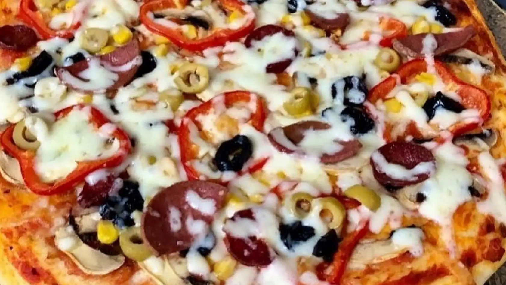 Ev Yapımı Pizza - Pizza Tarifi