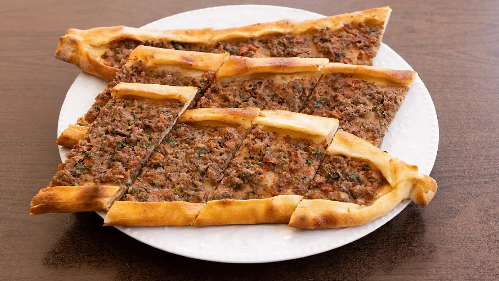 Evde Pratik Kıymalı Pide Tarifi | Enfes Lezzetler – Türk Mutfağı