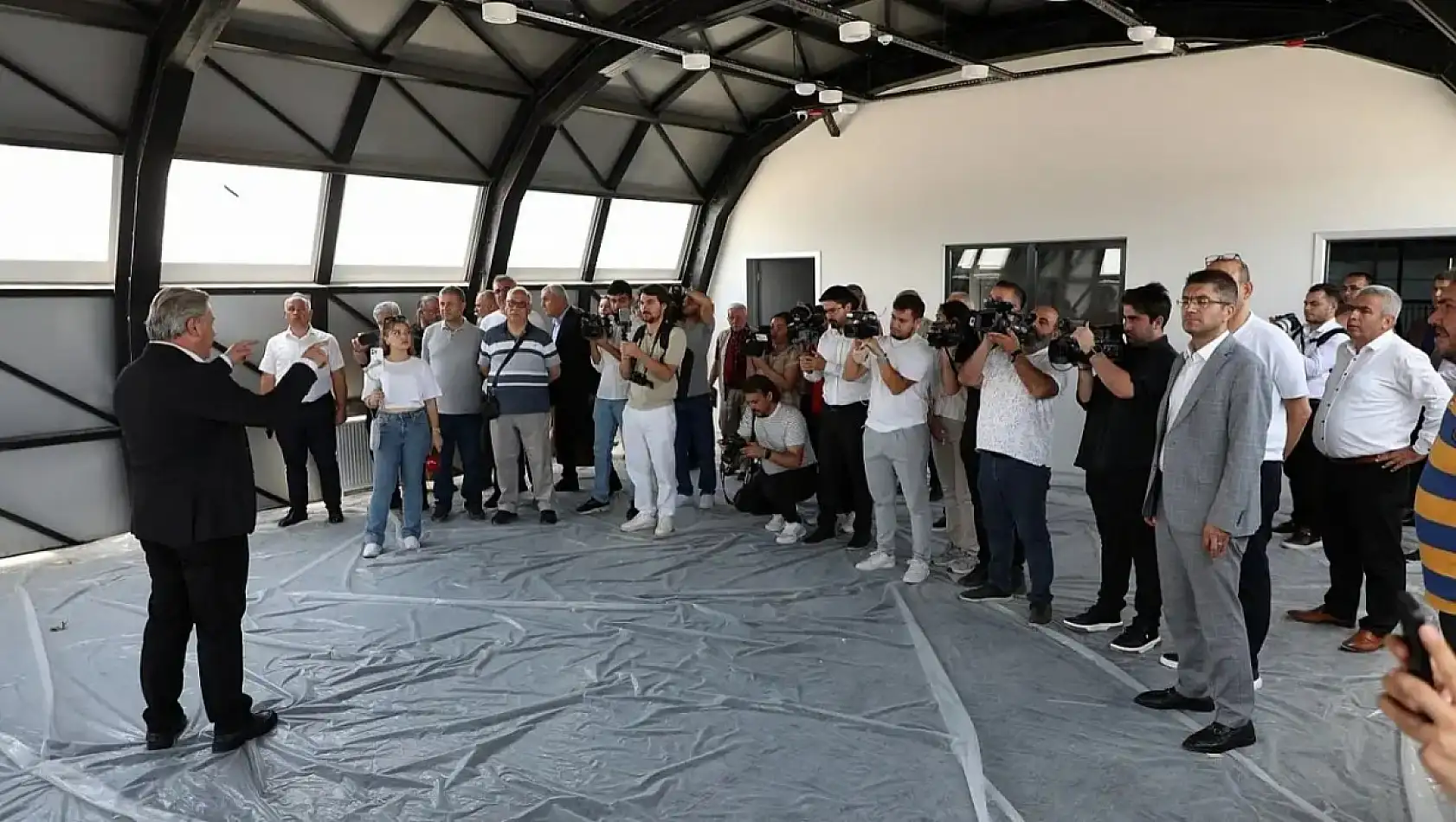 Kayseri kısa kısa: Yangın, Havacılık, Sucuk ekmek, Konut satışı, Kayserispor...