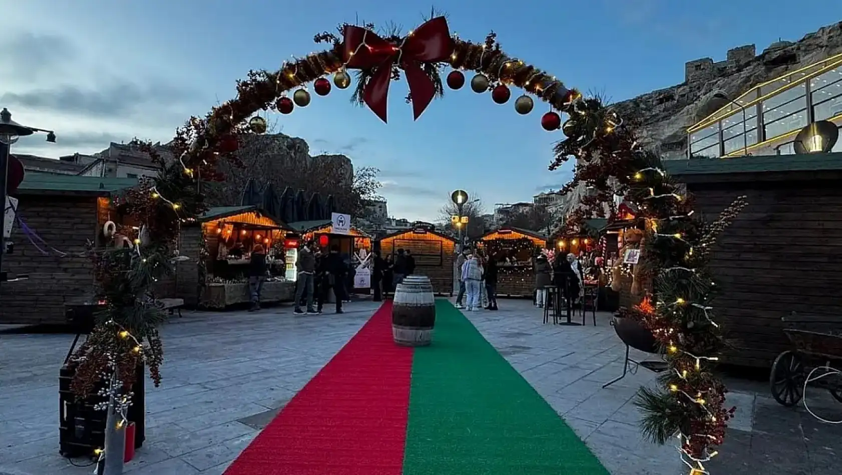 Kayseri'den kısa kısa: Yüksel Yiğit, 17 Aralık Şehitleri, Kemal Sunal filmi, Noel Pazarı, Kayserispor…