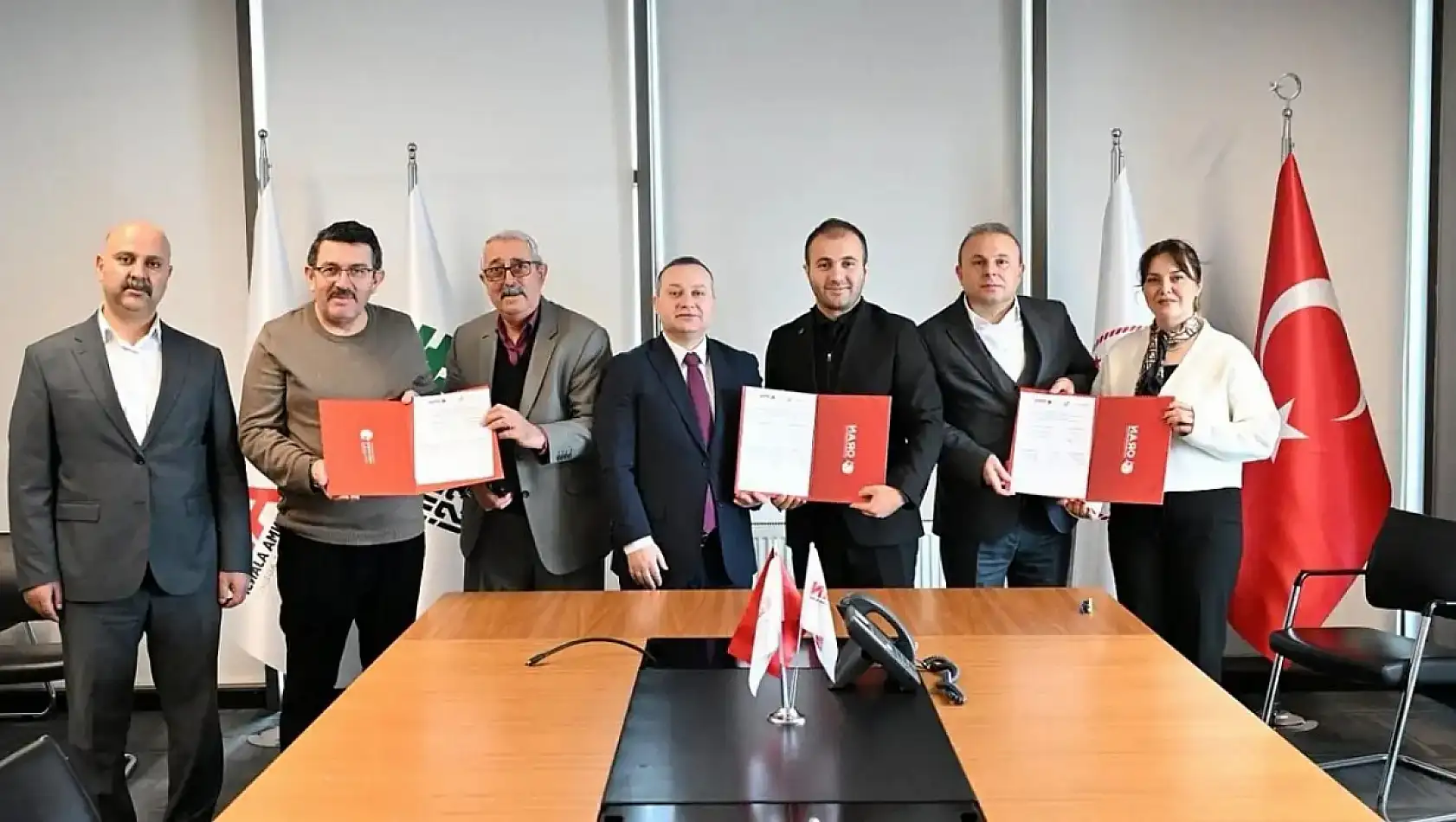 Kayseri'den Kısa Kısa: Yangın, Peynir Fiyatı, İş İnsanları, Kayserispor…