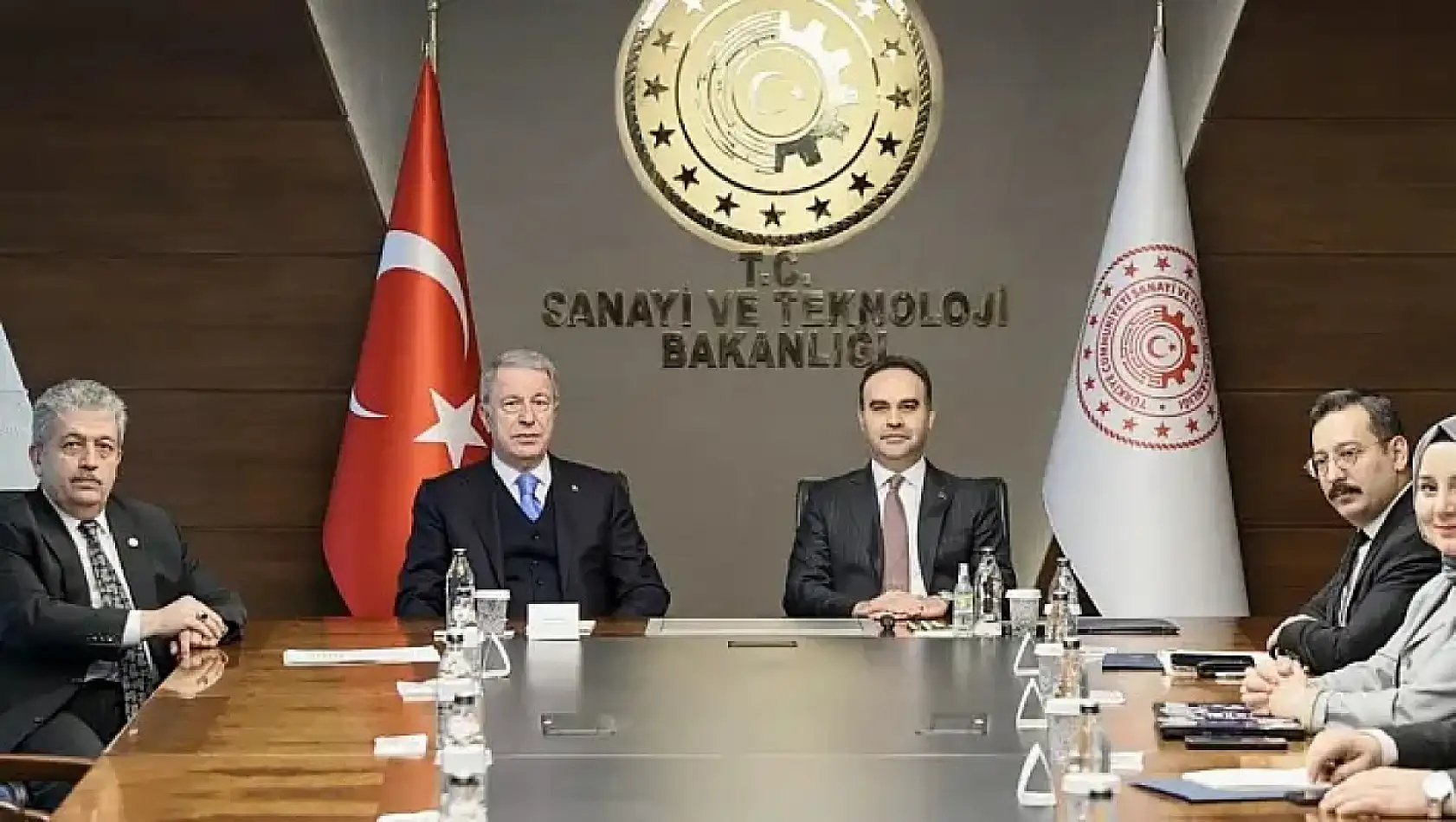 Kayseri'de Hareketli Gün: Elitaş Tartışması, Yüksek Hızlı Tren Açıklaması, Vekil Cıngı, Erciyes, Kayserispor..