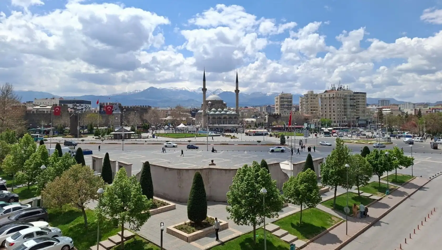 Kayseri Gazetelerinde 2 Temmuz Çarşamba gündemi –  Şap Hastalığı, Kayserispor, 18 firma, Dadaloğlu Şenlikleri…