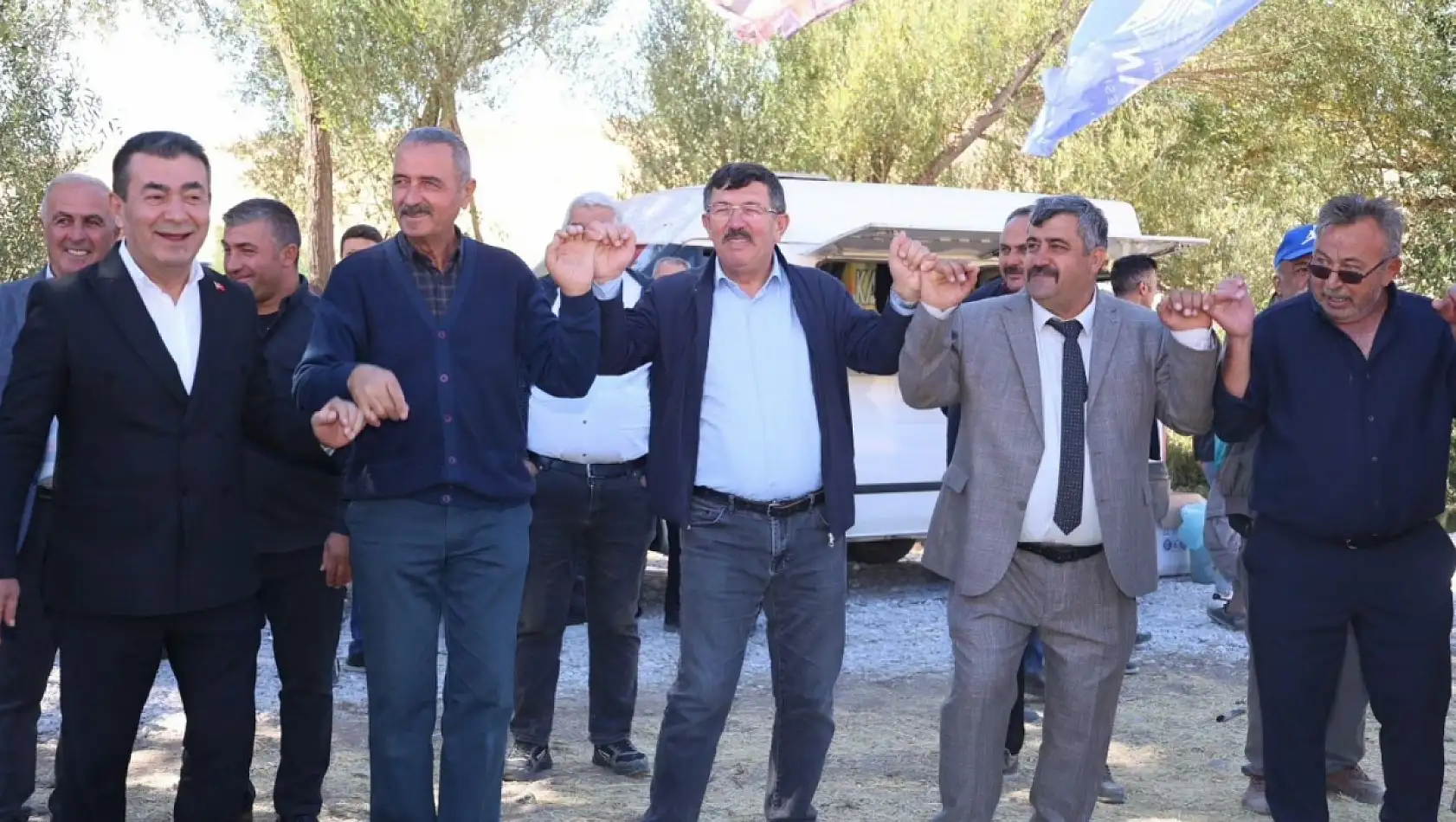 Kayseri'de şenlik tadında etkinlik:  Hamurlar pişti, oyunlar oynandı!