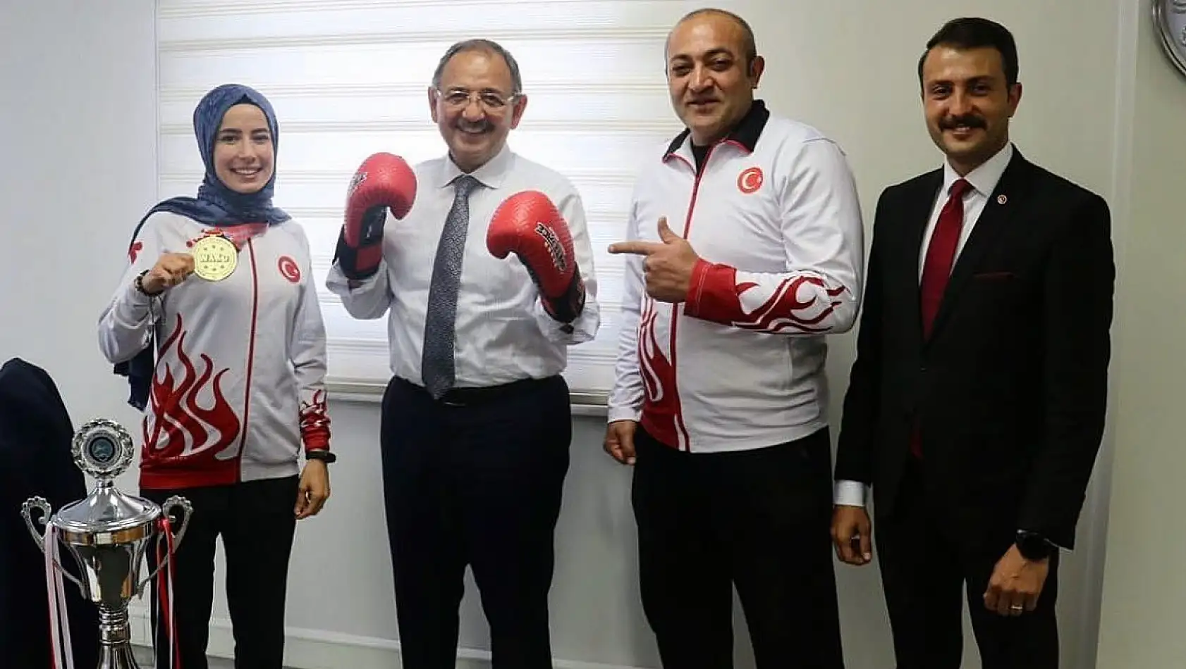 Hançer, Kickboks şampiyonu oldu!