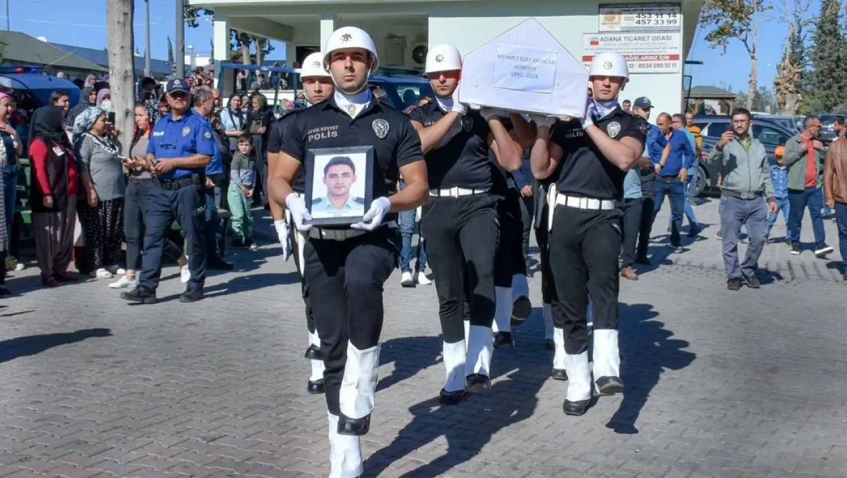 Kalp krizi geçiren polis memuru toprağı verildi