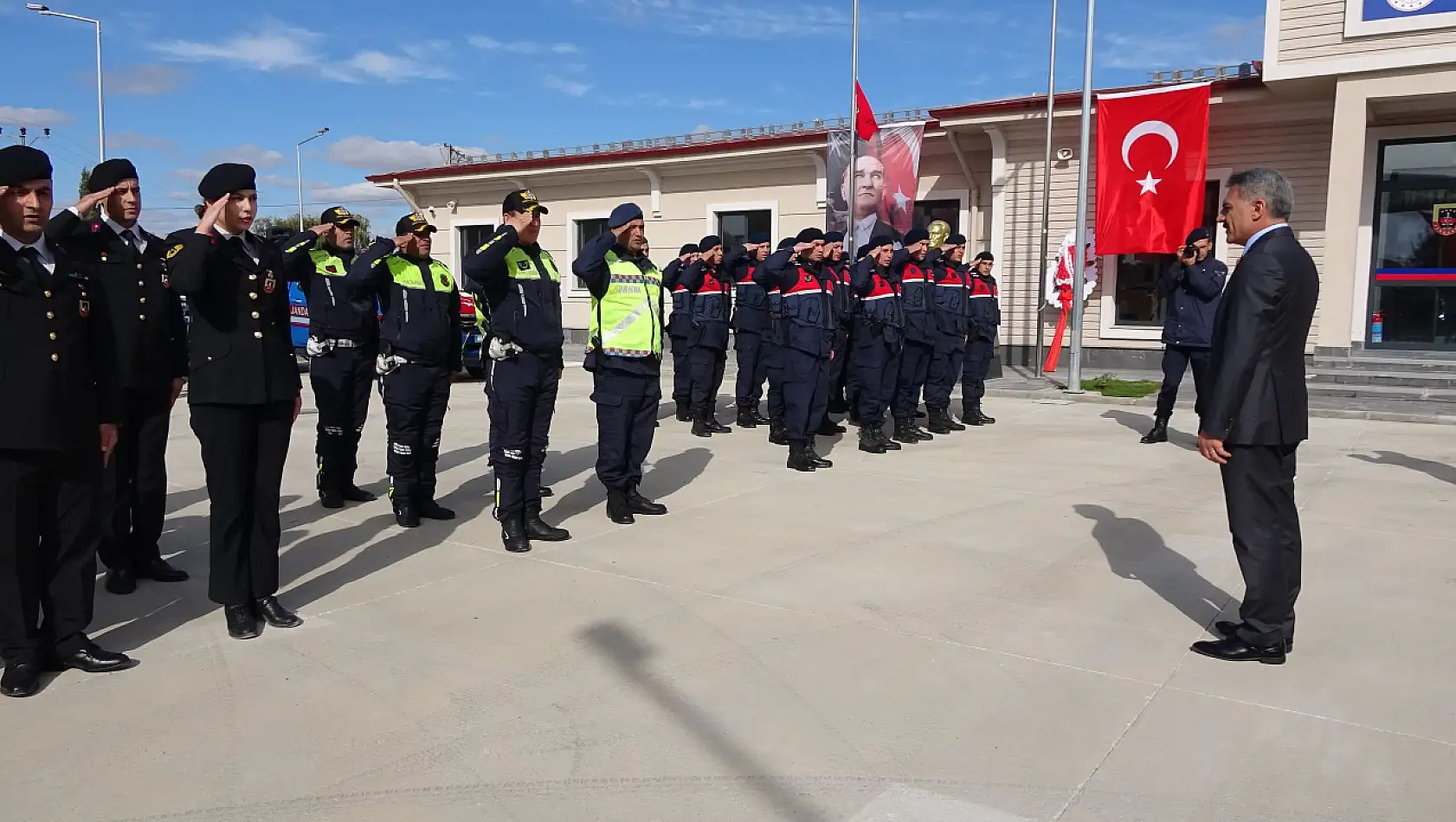 Jandarma Karakolu törenle hizmete açıldı!