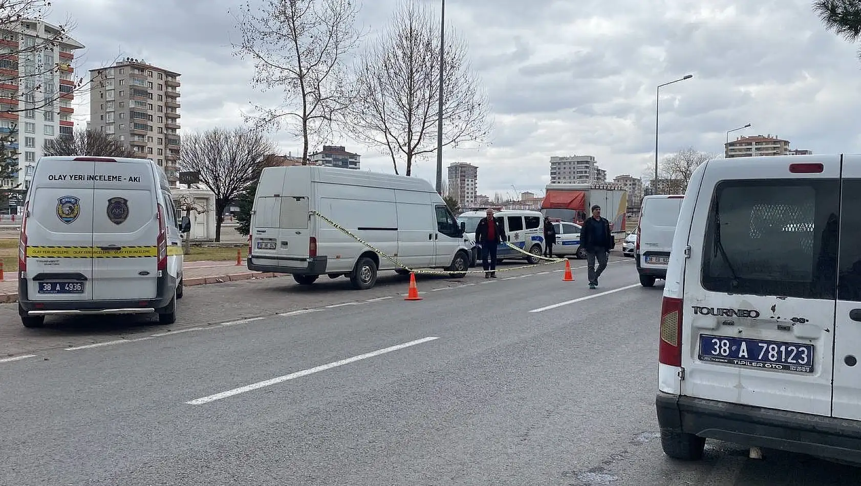 Kavga Ederken, Tüfekle Kendini Vurmuş!