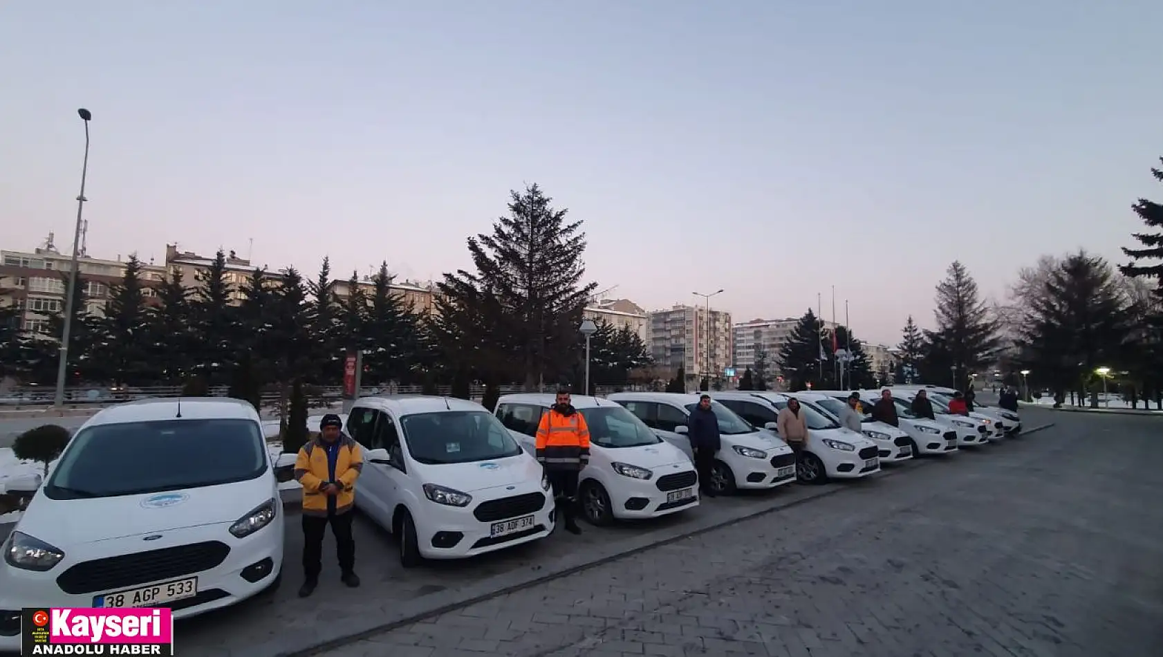 Kayseri Büyükşehir'den deprem bölgesine 10 araç desteği daha