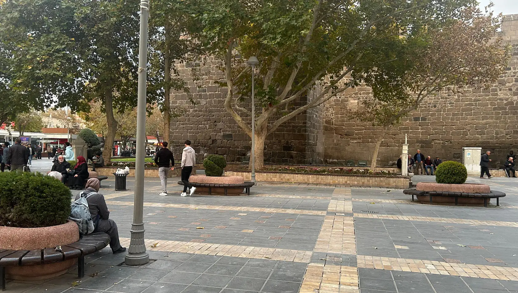 Kayseri Cumhuriyet Meydanı'na yerleştirildi- Herkes önünde fotoğraf çektiriyor!