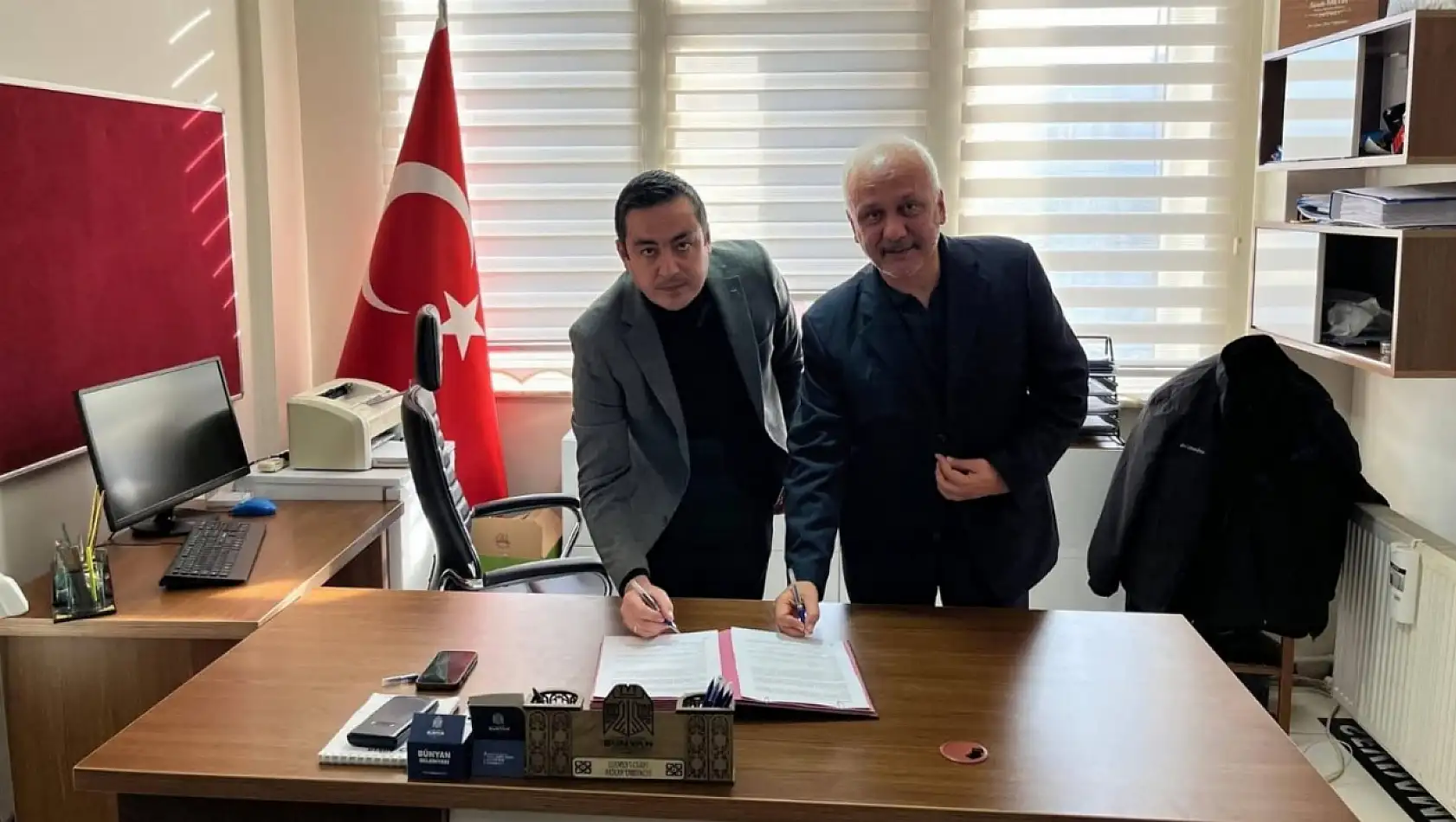 Kayseri'de belediye personeline moral veren sözleşmede imzalar atıldı!