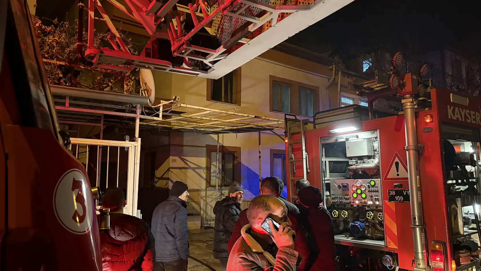 Kayseri'de bir evin mutfağında çıkan yangın korkuttu