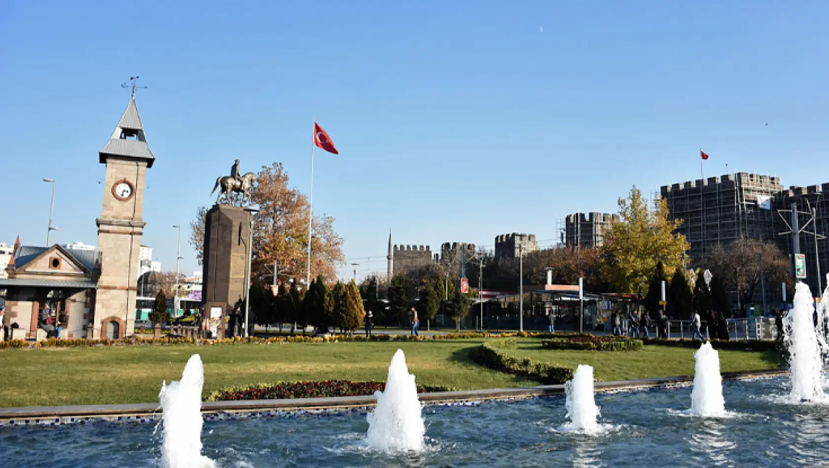 Kayseri'de bugün neler yaşandı? Cumhuriyet Meydanı'nda şok uygulama, Mahmut Arıkan ilk kez konuştu, Sarız meselesi... şehir gündeminden kısa kısa haberler!