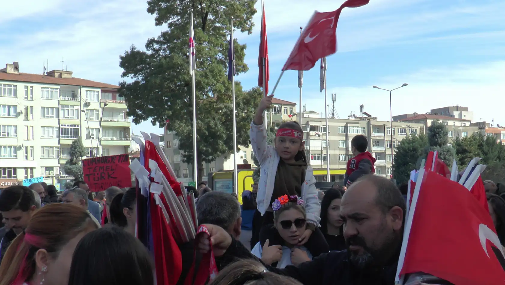 Kayseri'de coşkulu 'Cumhuriyet Yürüyüşü'!