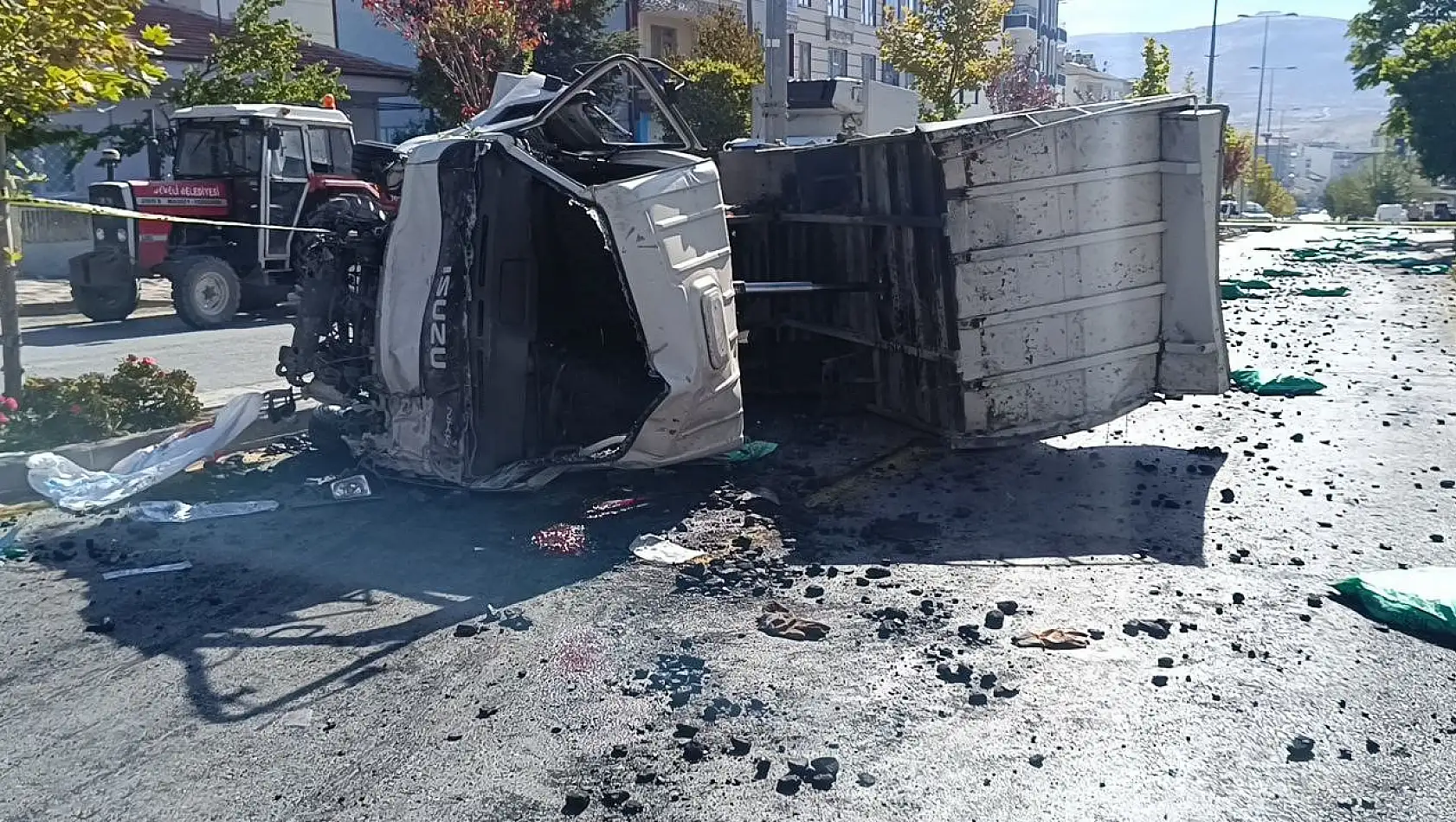 Kayseri'de freni patlayan kamyonet dehşet saçtı - Ölü ve yaralılar var!