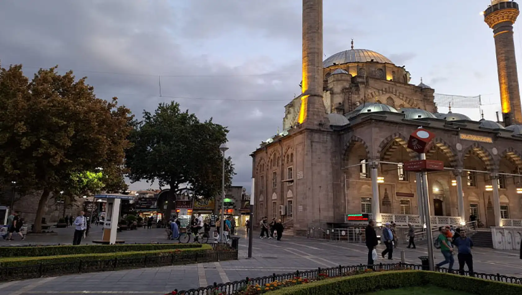 Kayseri'de hayatını kaybeden vatandaş herkesi yasa boğdu - Aile hekimleri iş bıraktı - Yeni terminal binasında geri sayım... İşte Kayseri'den kısa kısa haberler!