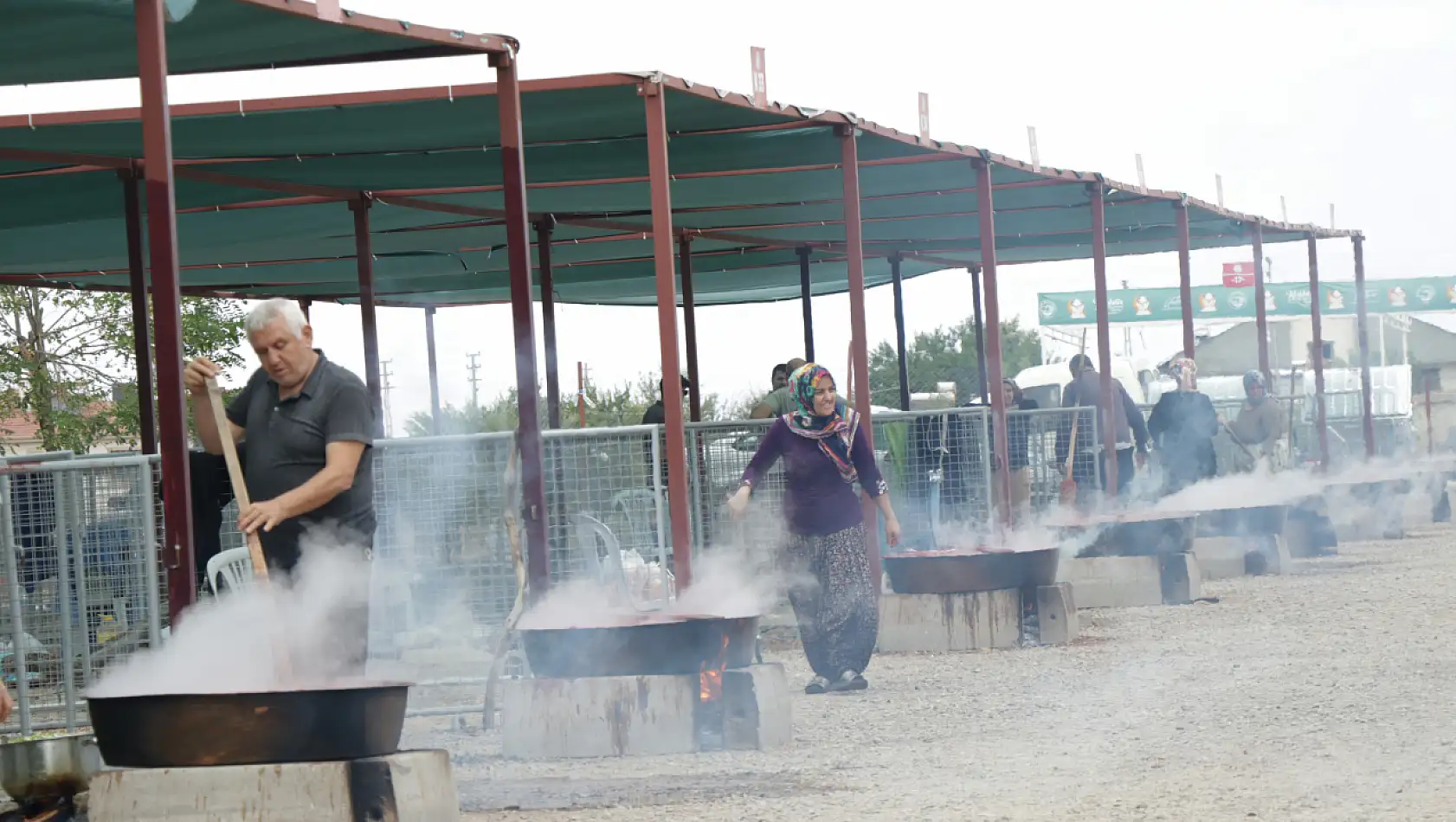 Kayseri'de tatlı bir telaş... Ocaklar yakıldı, kazanlar kuruldu!