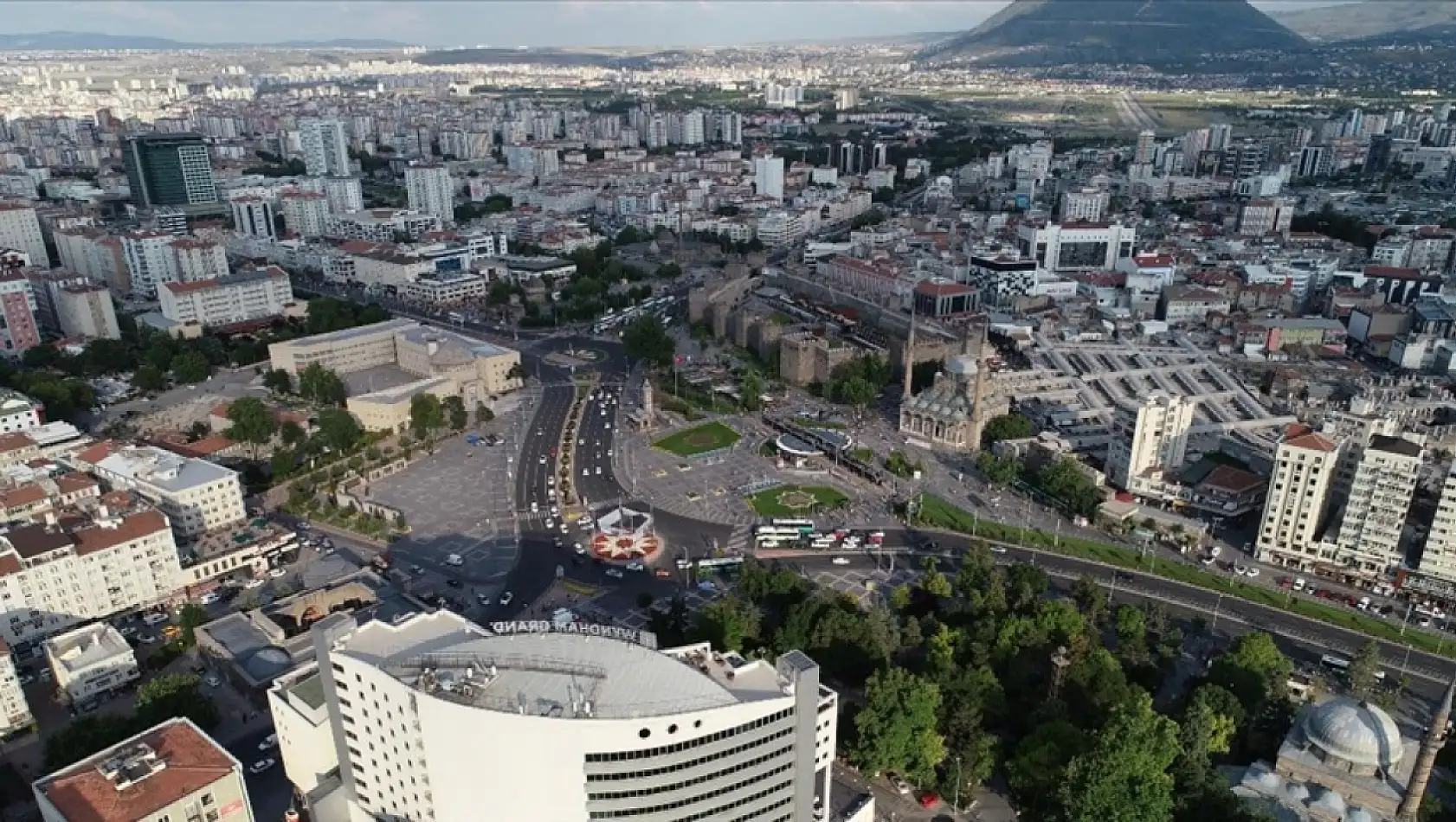 Kayseri'de vali yardımcıları ve kaymakamların görev yerleri değişti!