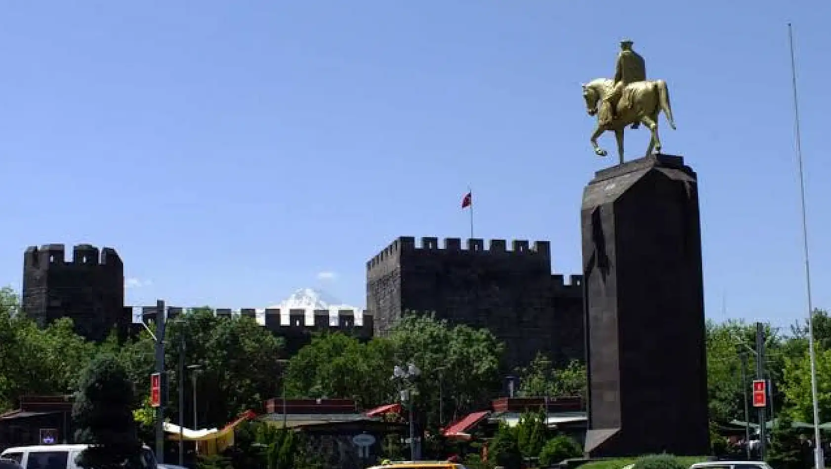 Kayseri'deki bu Kümbet, gerçekten dönüyor mu?