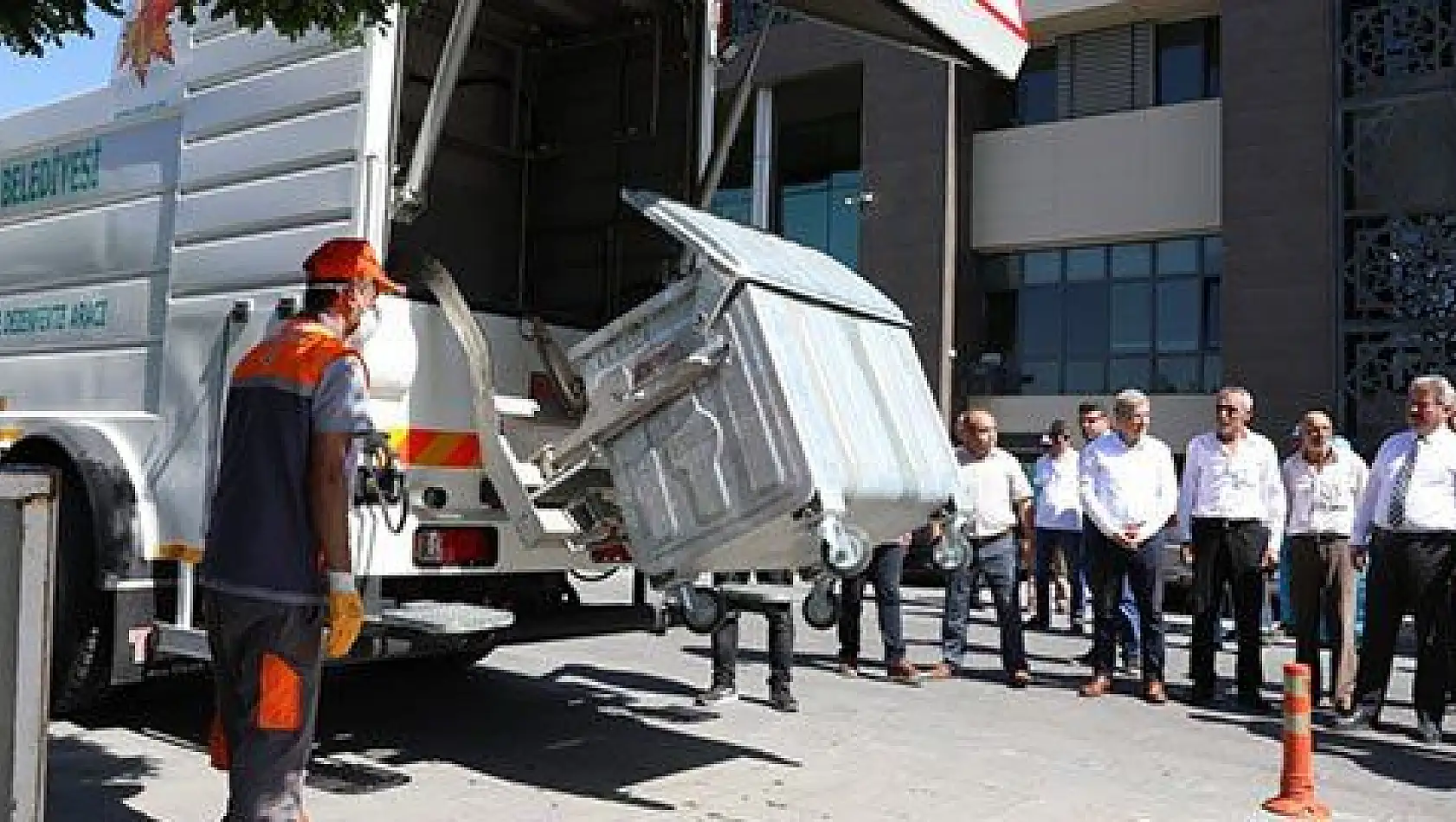 Melikgazi Belediyesi Temizlik Çalışmalarında Sınır Tanımıyor