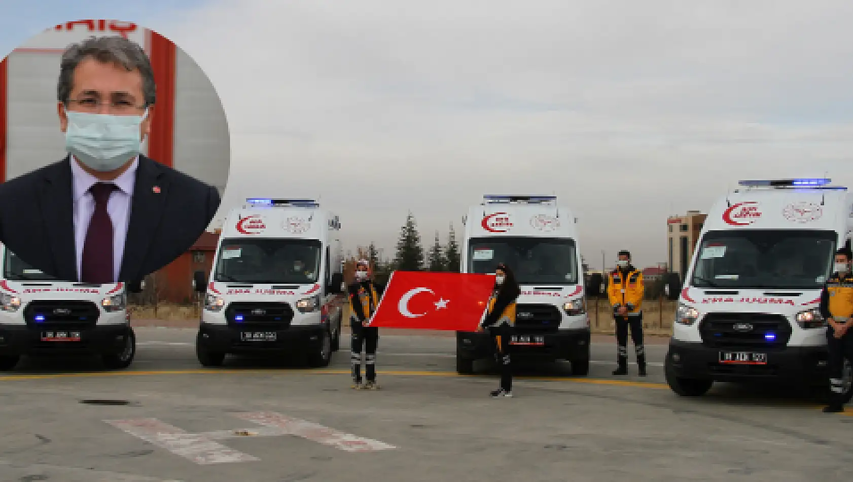 13 ambulans, ay ve yıldız koreografisiyle hizmete alındı