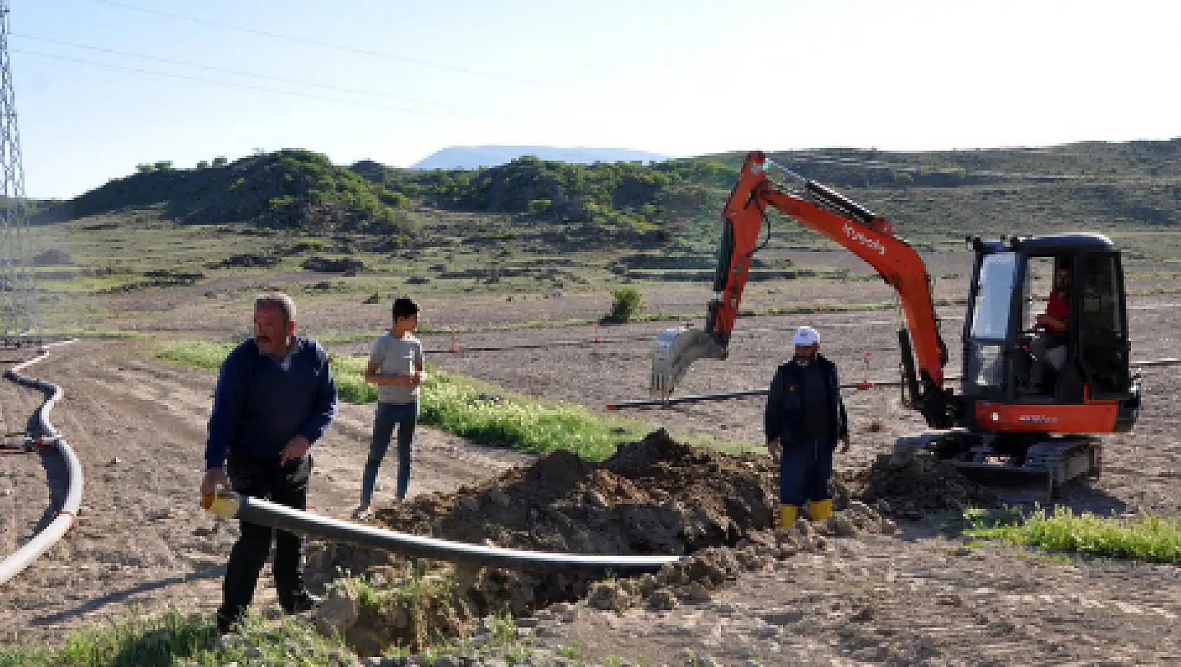 Kızılörenli çiftçiler suya kavuştu