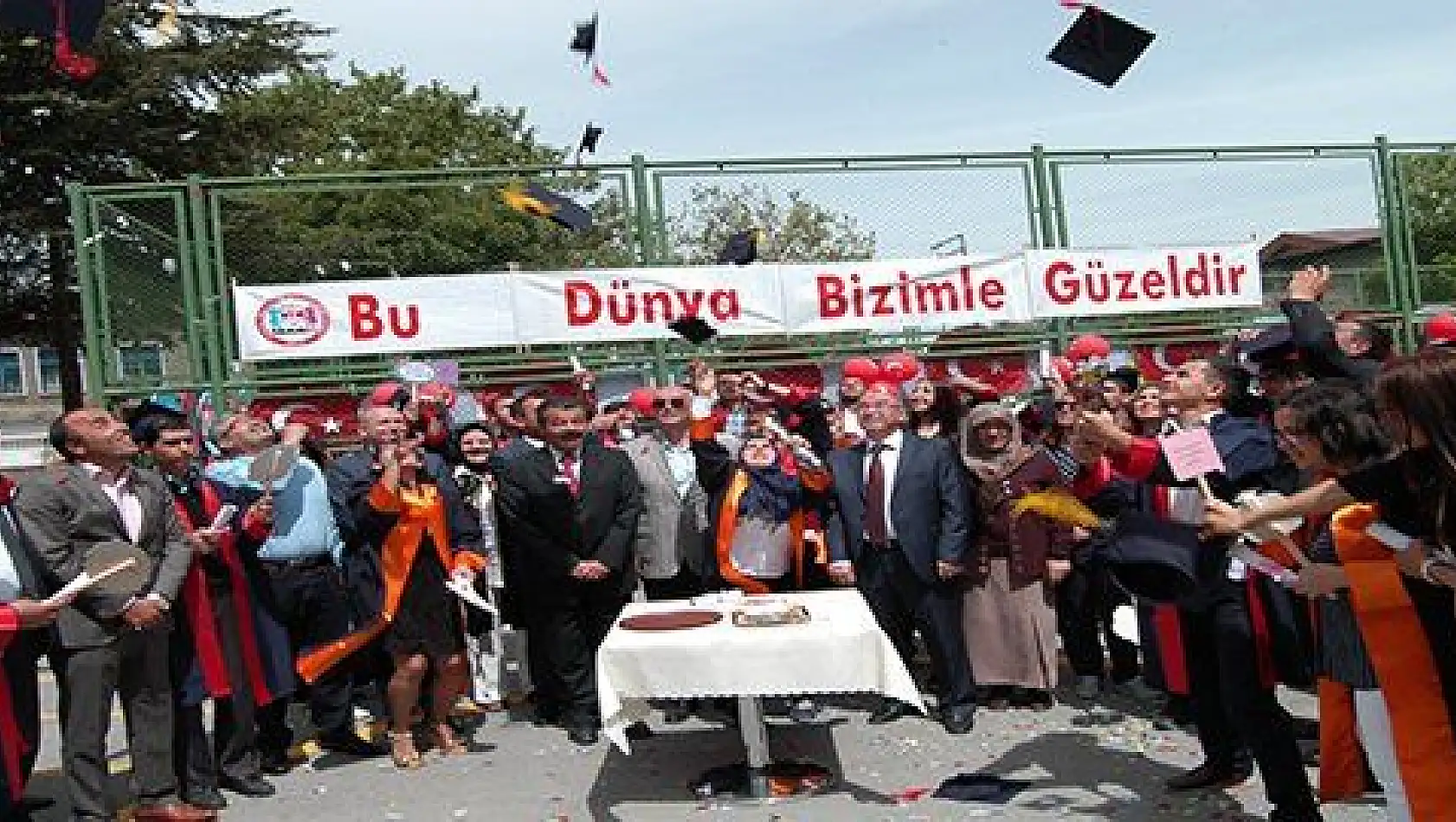 İstiklal Özel Eğitim Merkezi ilk mezunlarını verdi