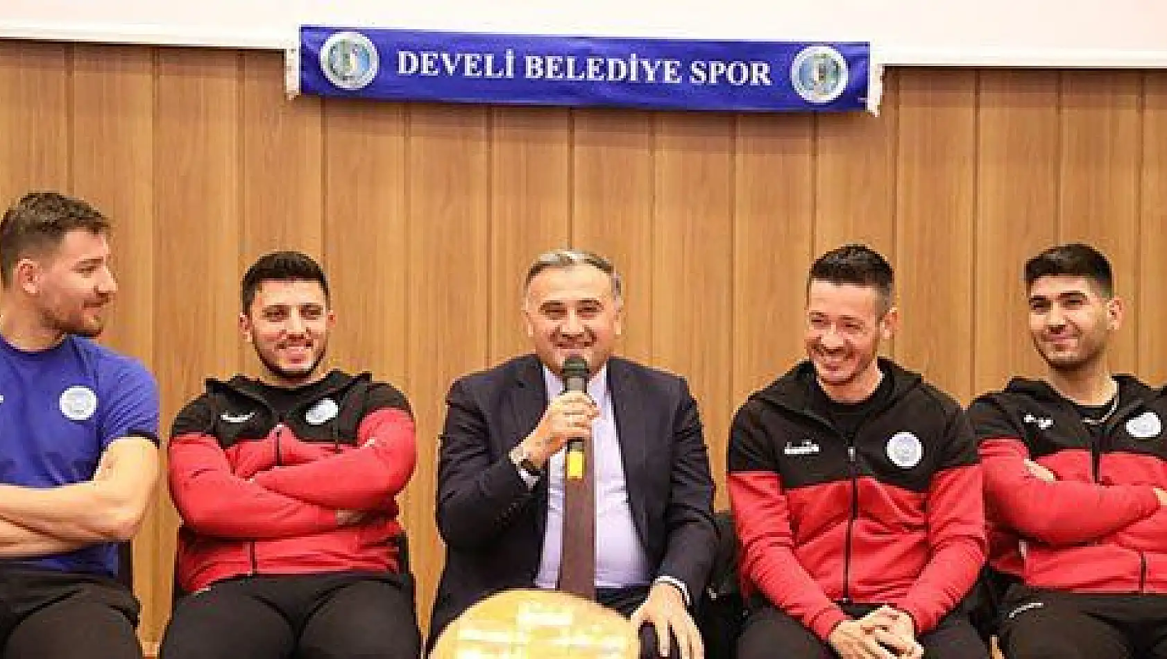  Develi Belediyespor Seyrani Kampüsü'nde öğrencilerle bir araya geldi