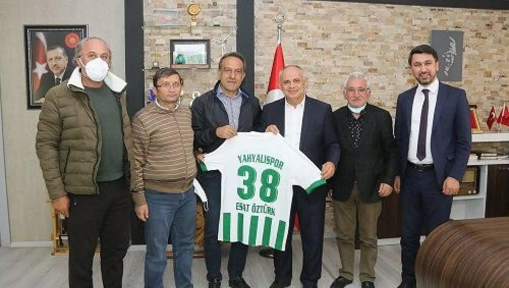 Yahyalıspor'dan Başkan Esat Öztürk'e ziyaret