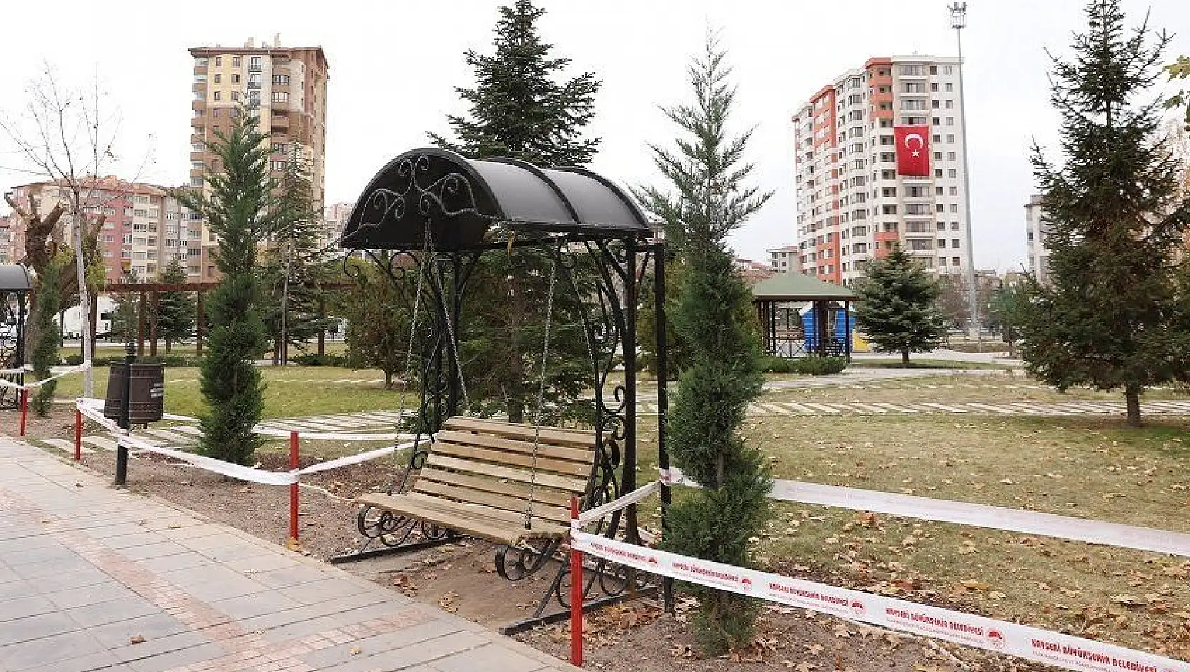 Parklarda farklı banklar