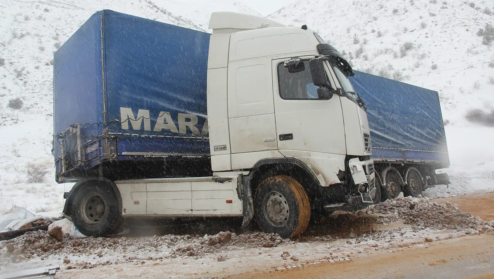 Kayseri 'den hareket eden TIR 'lar yoldan çıktı