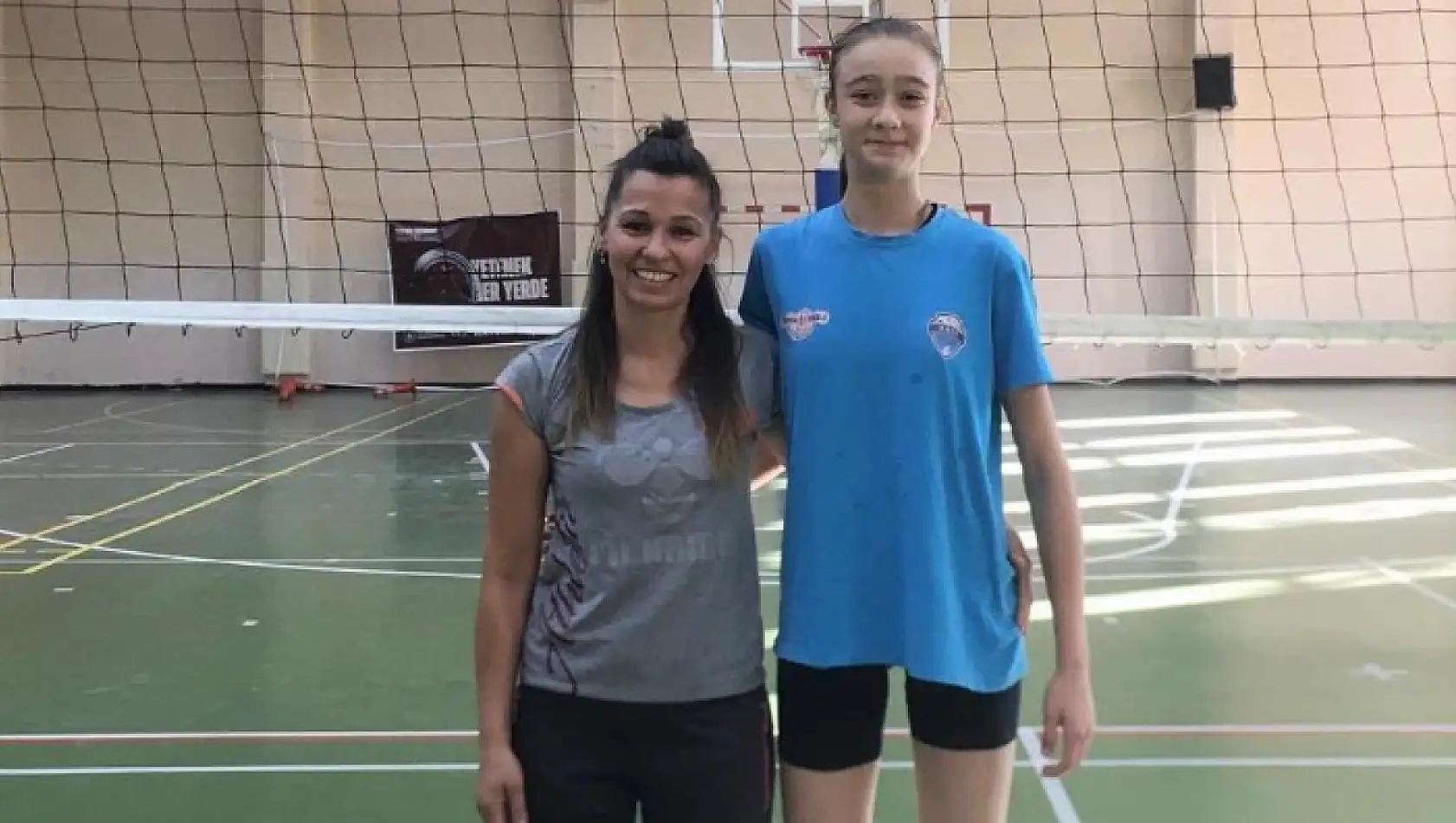 Kayseri'nin başarılı voleybolcusu milli takım kampında!