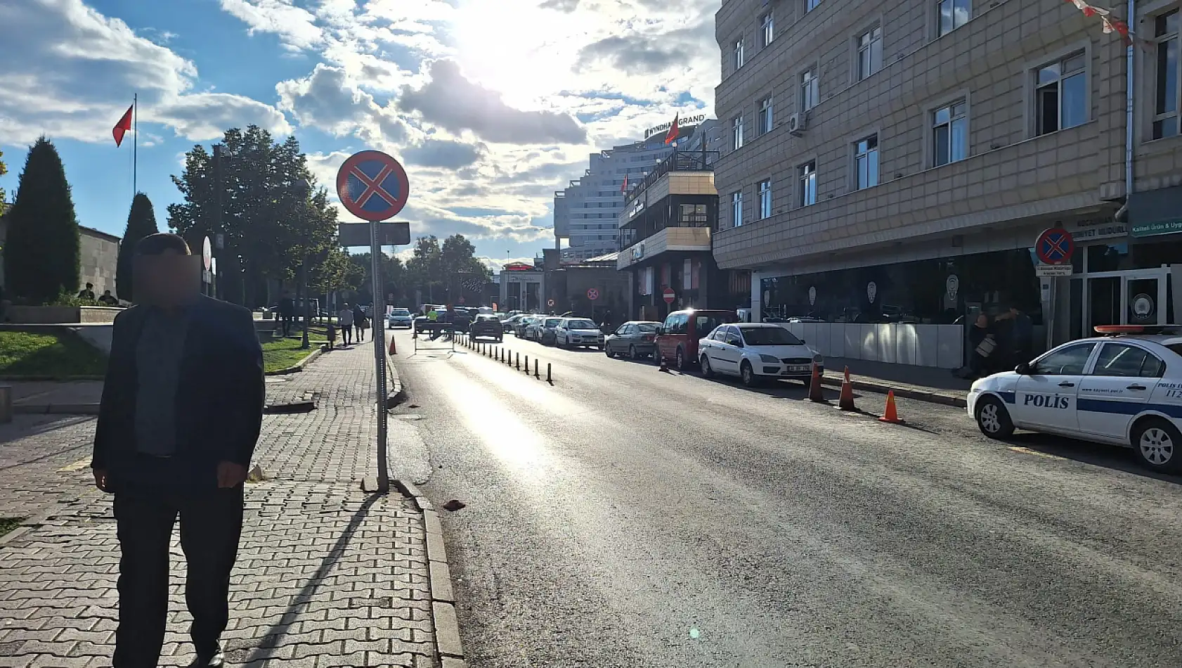 Kayseri'nin en yoğun caddesi kapatıldı